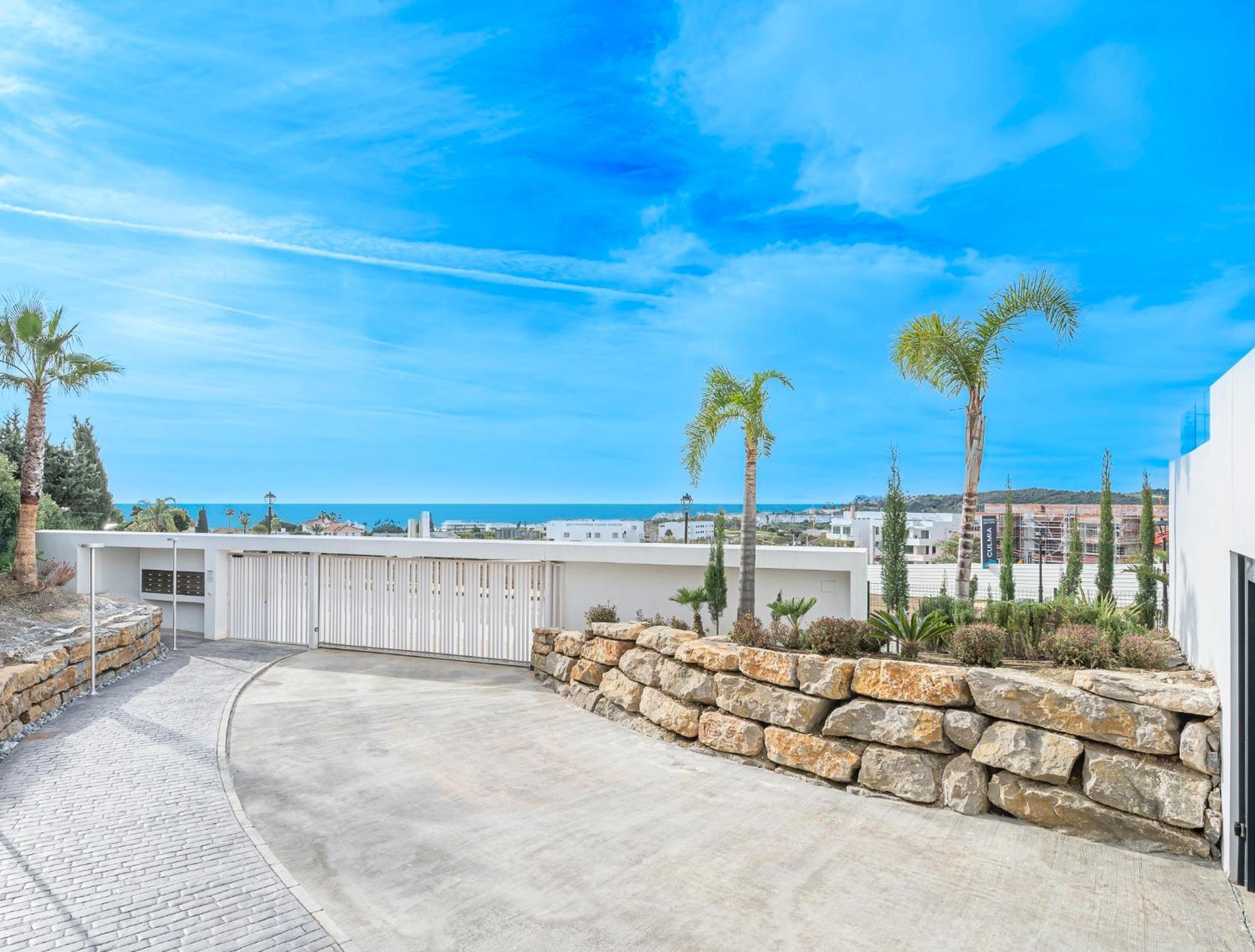 Appartamento One80 Residences New With Sea View To Gibraltar & Africa And Walking Distance To The Beach *